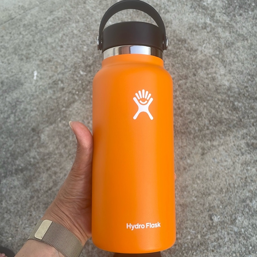 Hydro Flask orange 32 oz - Gently used
